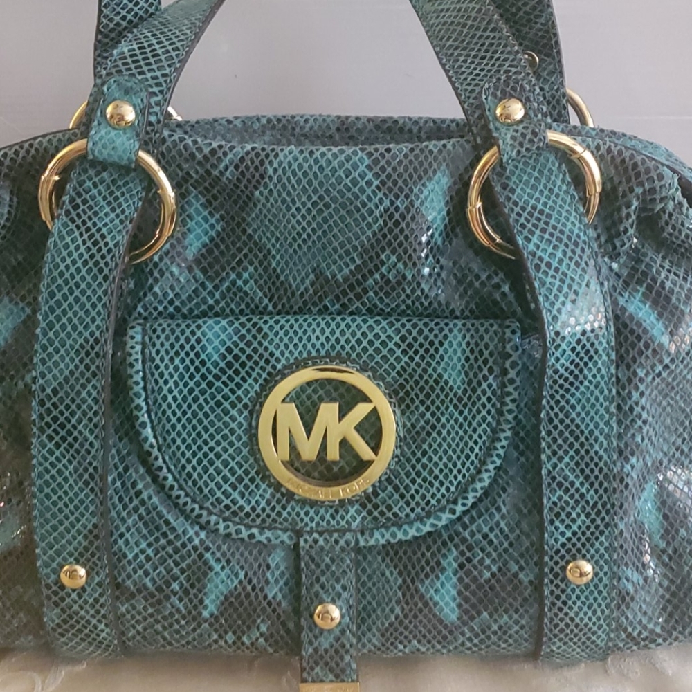 Michael Kors Fulton Satchel snakeskin embo…